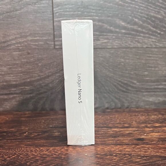 Ledger Nano S Crypto Black Wallet. Brand New and Factory Sealed! - Picture 5 of 13